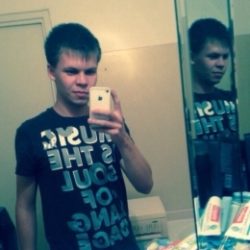 Спортивный парень с огромным членом ищет девушку в Хабаровске для секса Спортивный парень с огромным членом ищет девушку в Хабаровске для секса