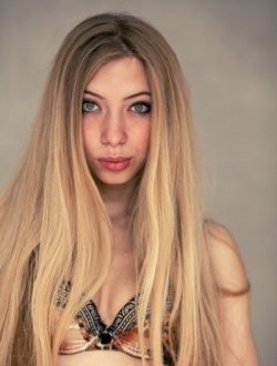 Шикарная блондинка ищет парня в Хабаровске Шикарная блондинка ищет парня в Хабаровске