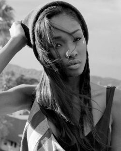 Красивая девушка из Хабаровска познакомится с мужчиной для интимных встреч Красивая девушка из Хабаровска познакомится с мужчиной для интимных встреч