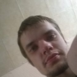 Молодой парень ищет подружку Молодой парень ищет подружку